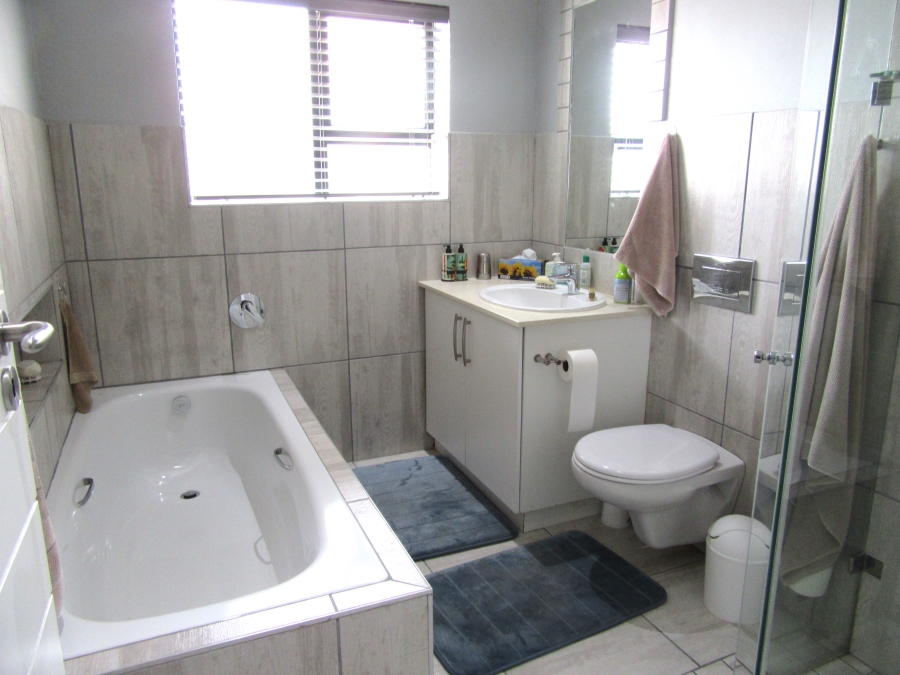 3 Bedroom Property for Sale in Hartenbos Central Western Cape